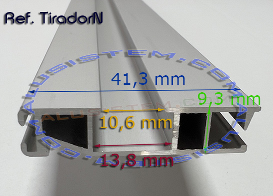 Perfil tirador de aluminio.